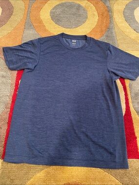 Uniqlo Men's Short Sleeve Crew Tee in Heather Navy, Excellent Cond, Sz M